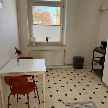 Tolle Moderne Altbau דירה