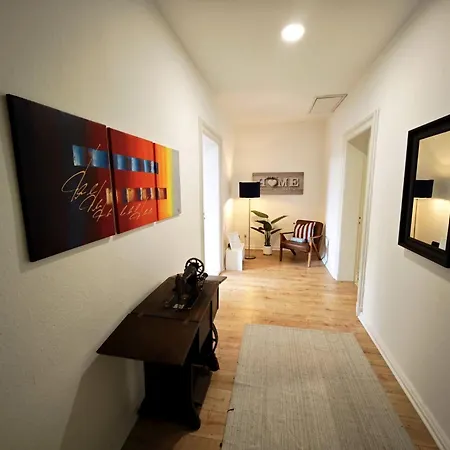 Tolle Moderne Altbau דירה